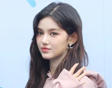 뉴진스 다니엘, 오늘(12일) 오후 7시 첫 개인 라이브 방송