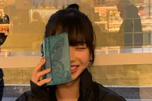 [Photo &] Aespa Karina, Talking on the Phone in Milan 