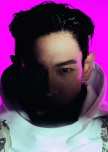 TOP、13年ぶりのソロ復帰…「第1幕は完全にクレイジー！」衝撃のティーザー公開