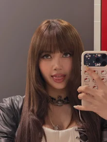 BLACKPINK's Lisa Cast as Lead in Netflix Rom-Com Inspired by 'Notting Hill'