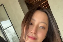 [Photo &] Kim Hee-sun, Unbelievable Close-up Visual at 49... 