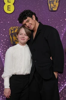 「映画を見た後、涙が止まらない」... ジュープ兄弟が伝えた『ハムネット』の悲劇的な余韻とBAFTAの栄光