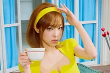 [Photo &] 