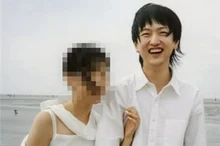 Silica Gel Vocalist Kim Han-joo Announces Marriage Through Instagram... Mudflat Wedding Photos Catch Attention
