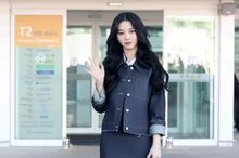 [Photo &] Departing for the Prada FW26 Show... The Contrasting Charms of 'Lovely' Karina and 'Elegant' Kim Taeri Capture Attention