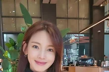[Photo &] 'Single Mom' Jeong Ga-eun Obtains Property and Casualty Insurance FP Certification... Announcing the Second Act of Life