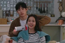 Global Romantic Comedy 'Monthly Boyfriend' Retains 1st Place on Netflix Non-English Rankings…Surprise Release of Unpublished Stills