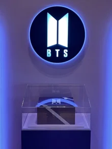 [文化&] 紫色時間膠囊·阿里郎手帕…BTS回歸引發文化遺產關注