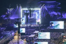 [Photo&] BTS, a Gwanghwamun concert bathed in violet light…“Arirang” delivered to the world