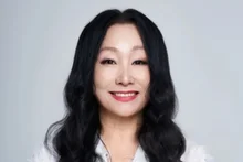 [KPOP Issue] Han Young-ae Returns with a Comeback Concert Featuring Kim Tae-won’s “SnowRain,” Marking Her 50th Debut Anniversary