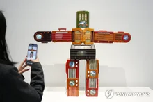 【照片】「預見 YouTube」的白南準20週年特展……首度在韓國公開「倫敦郵筒」等11件名作