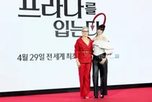 感激のツーショット。韓国に来たメリル・ストリープ＆アン・ハサウェイ！『悪魔はプラダを着た2』来韓記者会見現場