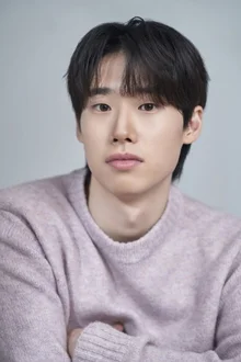 “16 Million-Viewer Actor” Star Min Kim Makes His Debut With a Ceremonial First Pitch in Gwangju