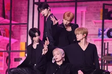 ［フォト&］「魔の7年」を超えたTXT、BTS RMの助言のもと全員が再契約　記者向け公開会場の現場
