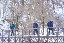 《新手登山族》卡德加登X樸洧鏞X李采旼X塔贊《為什麼要去登山呢？》8月公開確定！