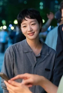 [Photo &] Kim Go-eun, Back as “Yumi,” Rocks a Stunning Short-Hair Look After 3 Years… Season 3 Behind-the-Scenes Revealed