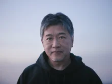 是枝裕和監督、最新作『箱の中の羊』で6月4日に来韓確定