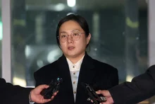 '갑질·불법시술 의혹' 박나래, 3차 경찰 소환…9시간 조사 완료