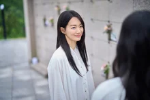 ‘The Eye: The Gaze’ Shin Min-a Transforms into Twin Sisters in One Role—1 Person, 2 Characters! A Meticulous Performance of the Eyeballs!