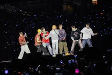美 '스탠퍼드 스타디움' 뒤흔든 '아리랑' 떼창…BTS 15만 관객 운집