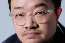 « Colony » Yeon Sang-ho : « Jin Chae-hyun est seule à être maquillée aussi proprement ? Il n’y a, pour ainsi dire, pas de visage qui ne soit propre »