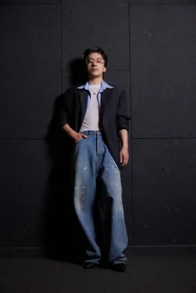 Gu Gyo-hwan: 'If I were wearing the emotion watch from 〈Everyone Is Fighting Their Own Worthlessness〉 now, I'd be green all over — down to my veins'