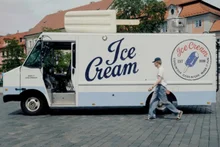 TXT vuelve en solitario tras 8 meses de silencio…para aguantar el intenso verano con «helado»