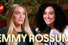 Emmy Rossum lật tẩy hậu trường cuộc hôn nhân bí mật sau 16 năm… “Trước khi lên máy bay, tôi bị chồng cũ ép đăng ký kết hôn”