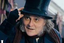 Johnny Depp renaît en Scrooge après la menace d’une expulsion, et fait un retour spectaculaire à Hollywood grâce à un chef-d’œuvre, « Un chant de Noël »