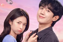 Jeong Hae-in et Ha Young partagent une cohabitation amoureuse très « collante » : la bande-annonce principale de « Cet amour détestable » est dévoilée, dès le 7 août sur Netflix