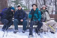 K Adergaden, Dowoon, Lee Chaemin et Tazàn : « Mais pourquoi vous faites de la randonnée “en remplacement” ? », des images dévoilées dans la neige glaciale