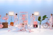 Le groupe WHIB publie « Cherry Pie » après sept mois d’attente… « vise la 1re place des émissions musicales »