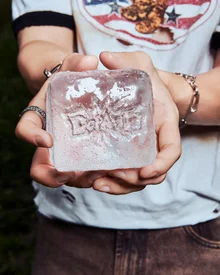 Do Kyung-soo, membre d’EXO, fait son retour en solo après un an avec un quatrième mini-album, « Dopamine », le 8 du mois prochain