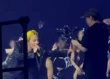 “G-Dragon đã cứu chồng tôi”: G-Dragon ngăn quay phim rơi 2m khỏi sân khấu trong concert kỷ niệm 20 năm BIGBANG