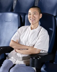 [Interview] ‘Finding My True Self Without Spending a Dime’: Director Park Jung-mi of ‘The Man Who Wore a Blanket’