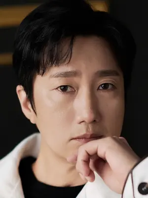 Entretien. Park Hae-il — 〈Les Assassins〉 : « Un mot d'encouragement de Lee Min‑ho, et tout le plateau retrouve de l'énergie »