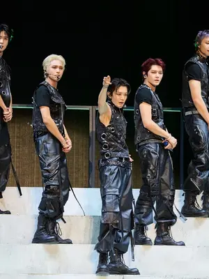 [Photo] NCT 127 marks 10th anniversary with jeep and wire stunts, sells out all 31,500 seats