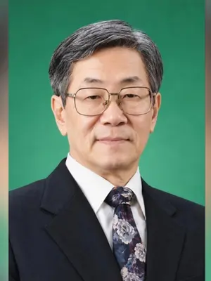 Jo Young-nam mourns C'est Si Bon's Lee Baek-chun, 'commander-in-chief of Korean folk,' who dies at 93
