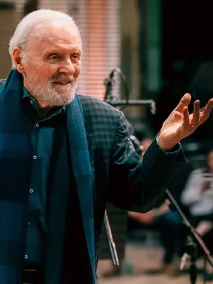 Album nhạc cổ điển đầu tiên trong sự nghiệp của nghệ sĩ gạo cội Anthony Hopkins ở tuổi 86 lên đỉnh bảng xếp hạng chính thức Anh
