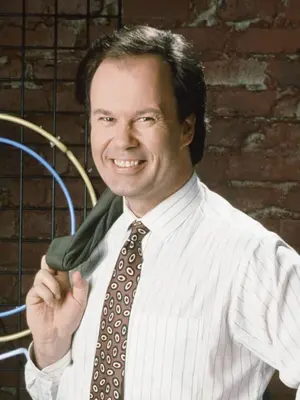 Fallece Dennis Haskins, el eterno director de «Salvados por la campana», a los 75 años