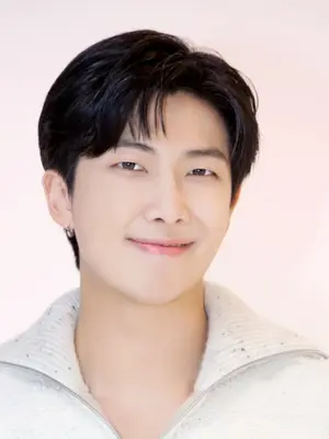 RM de BTS entre pour la première fois au SFMOMA avec une exposition spéciale aux États-Unis… 140 œuvres de sa collection personnelle et un audioguide enregistré par ses soins