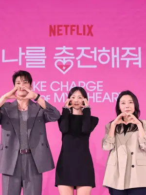 ¡Nace una «K-romcom» electrizante! Netflix culmina la presentación de la serie «Take Charge of My Heart»