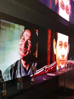 Six Masterpieces Left by Late Ahn Sung-ki Draw Crowds, Stirring Deep Longing: “An Actor Who Was Always Kind”
