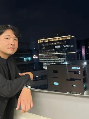 [Entrevista] «Aunque no sea arrolladora, encontrar mi propia música»: Jeong Da-won, director de «7 Days 7 People»