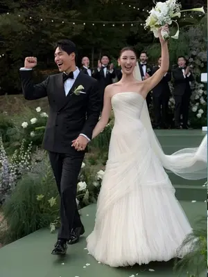 Grammy-winning EJAE Marries at Her Maternal Grandfather Shin Young-kyun’s Former Home, Moves U.S. Wedding Up by a Month