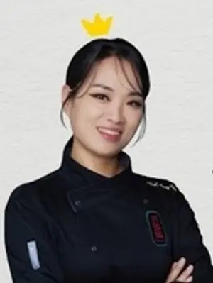 Chef Jung Ji-sun Suddenly Puts Her 160,000-Subscriber YouTube Channel on Hiatus
