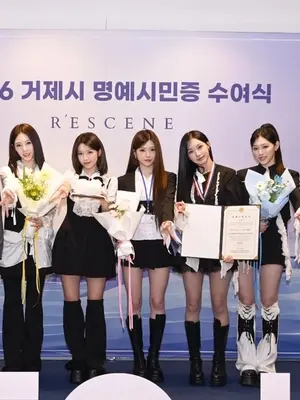 RESCENE, impulsoras del fenómeno «Geoje, ¡yuhu!», nombradas primeras ciudadanas honorarias de Geoje entre las celebridades