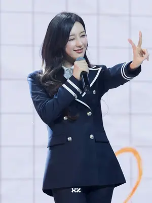 ‘Doctor X’ Star Kim Ji-won Covers Girls’ Generation’s ‘Tell Me Your Wish’ at Fan Meeting Packed With Events