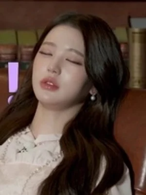 IVE’s “Afterlife Experience → PC Bang”: IVE launches a brand-new self-produced content series “Ak IVE,” debuting today (the 24th)… continuing strong global momentum