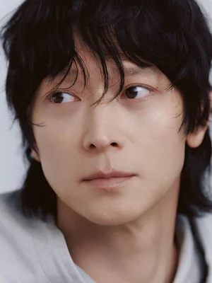 'Wild Sing' Kang Dong-won Says a Close Older Friend Watched the Film and Texted, 'Are You Short of Money These Days?'